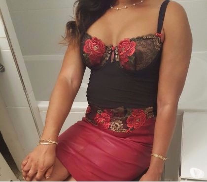 Femme black mature reçoit en appartement